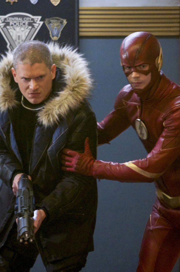 the flash season 4 two arrow actors to guest before the finale